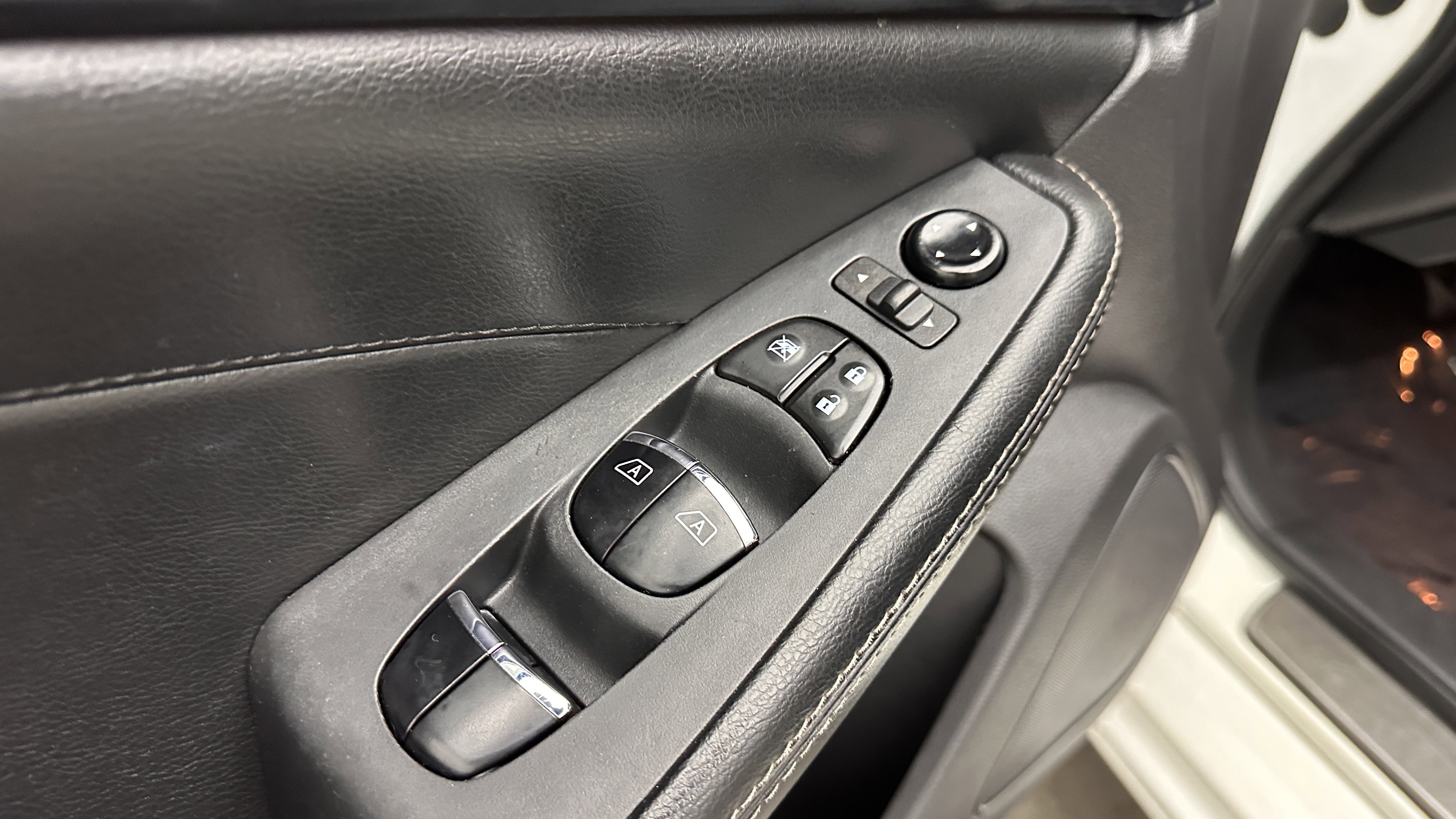 Used 2023 Nissan Maxima Platinum w/ Sport Mat Group FWD image 12