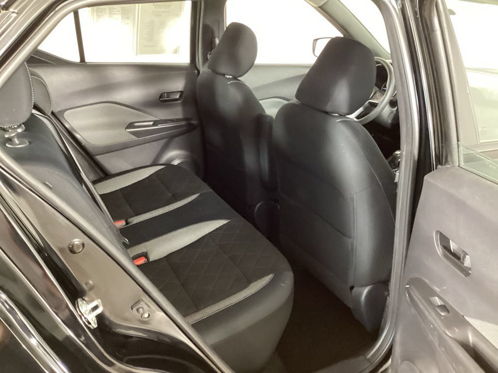 Used 2018 Nissan Kicks SV FWD image 33
