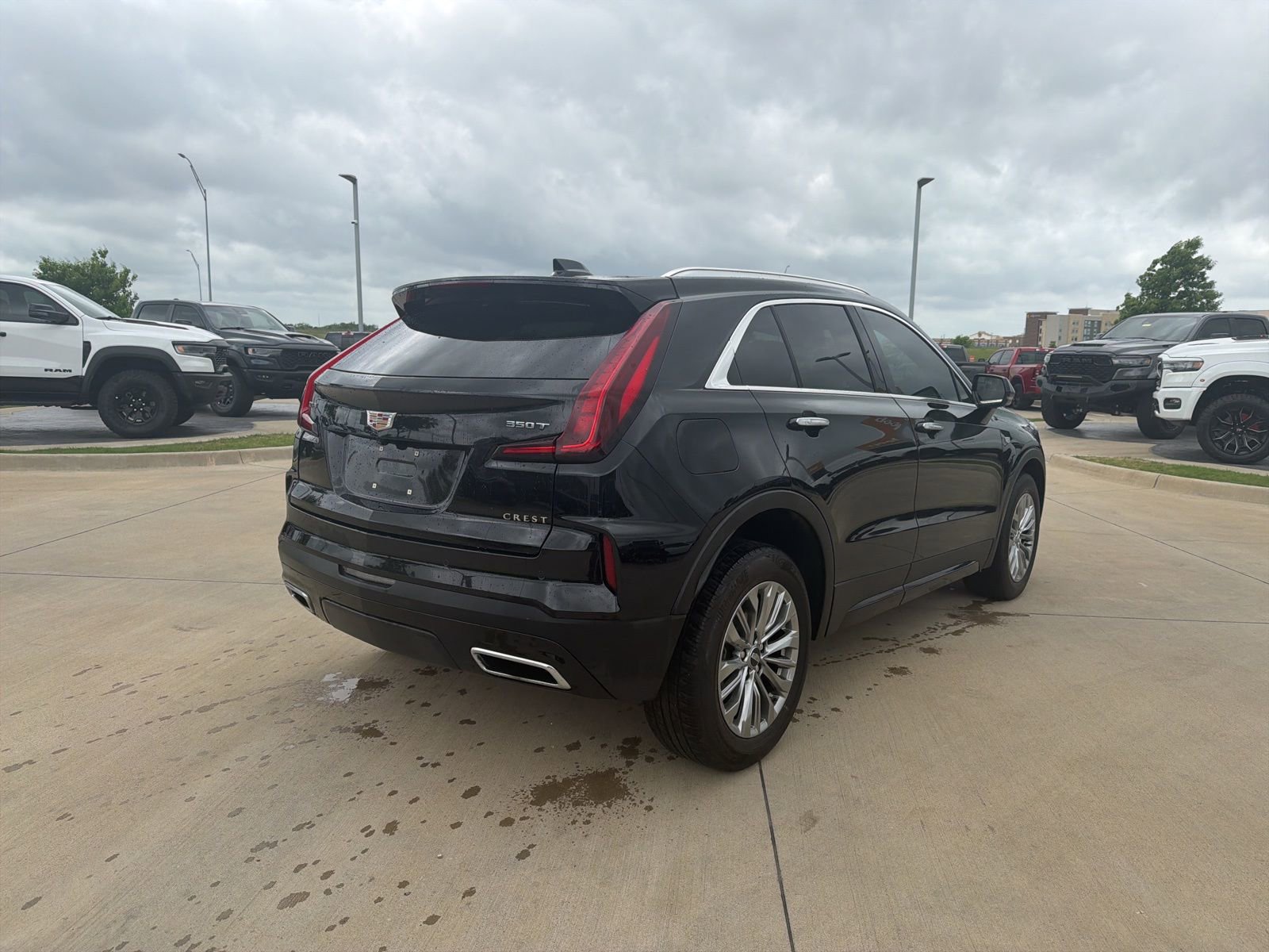 Used 2024 Cadillac XT4 Premium Luxury w/ Cold Weather Package image 5