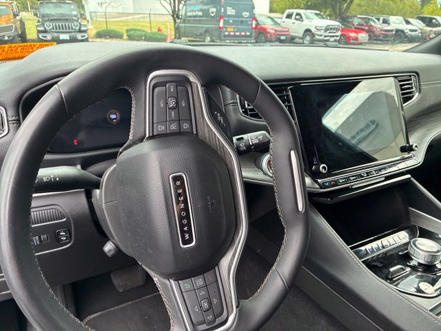 Used 2024 Jeep Wagoneer L Series III w/ Flexible Seating Group AWD/4WD image 14
