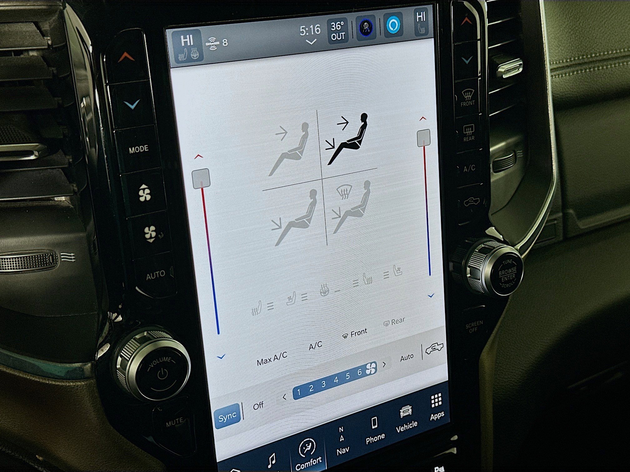 Used 2024 RAM 2500 Laramie AWD/4WD image 24
