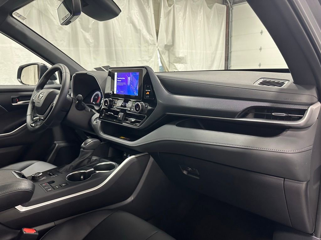 Used 2025 Toyota Highlander XSE image 68