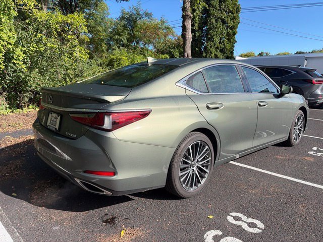Used 2025 Lexus ES 350 w/ Premium Package FWD image 4