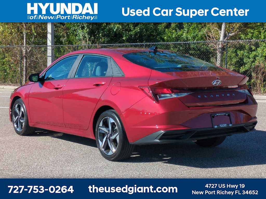 Used 2023 Hyundai Elantra SEL w/ Convenience Package FWD image 3