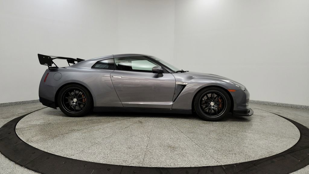 Used 2011 Nissan GT-R Premium AWD/4WD image 6