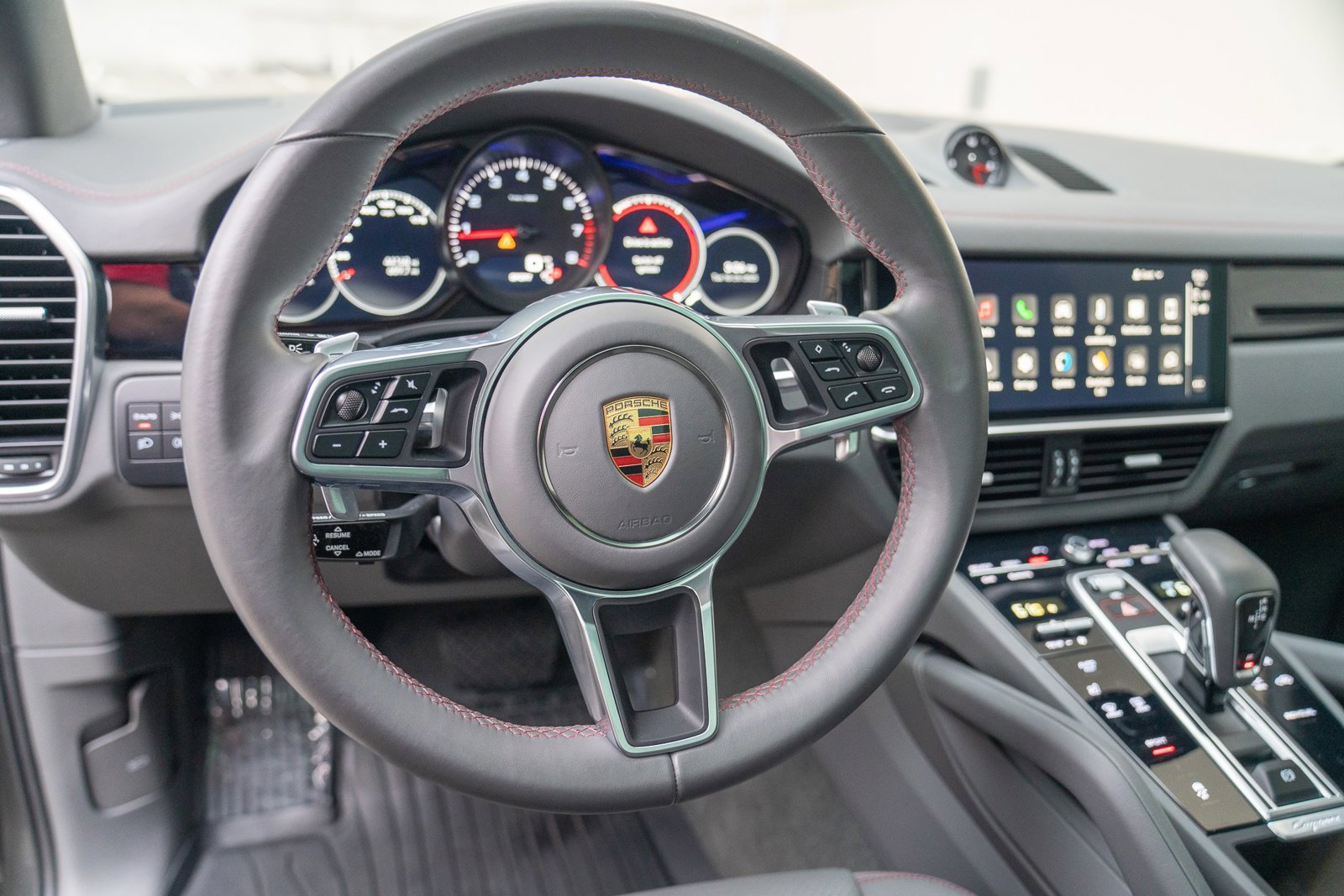 Used 2023 Porsche Cayenne image 13