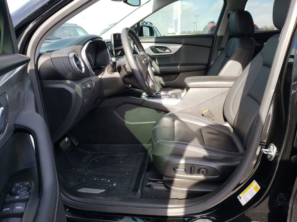 Used 2024 Chevrolet Blazer LT w/ Redline Edition image 9