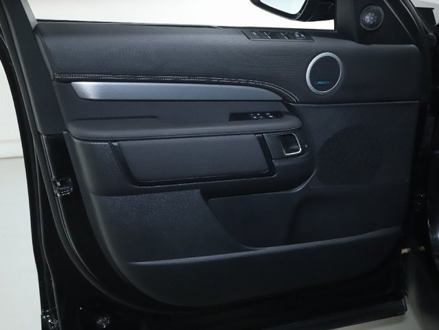 Used 2025 Land Rover Discovery Dynamic SE AWD/4WD image 33