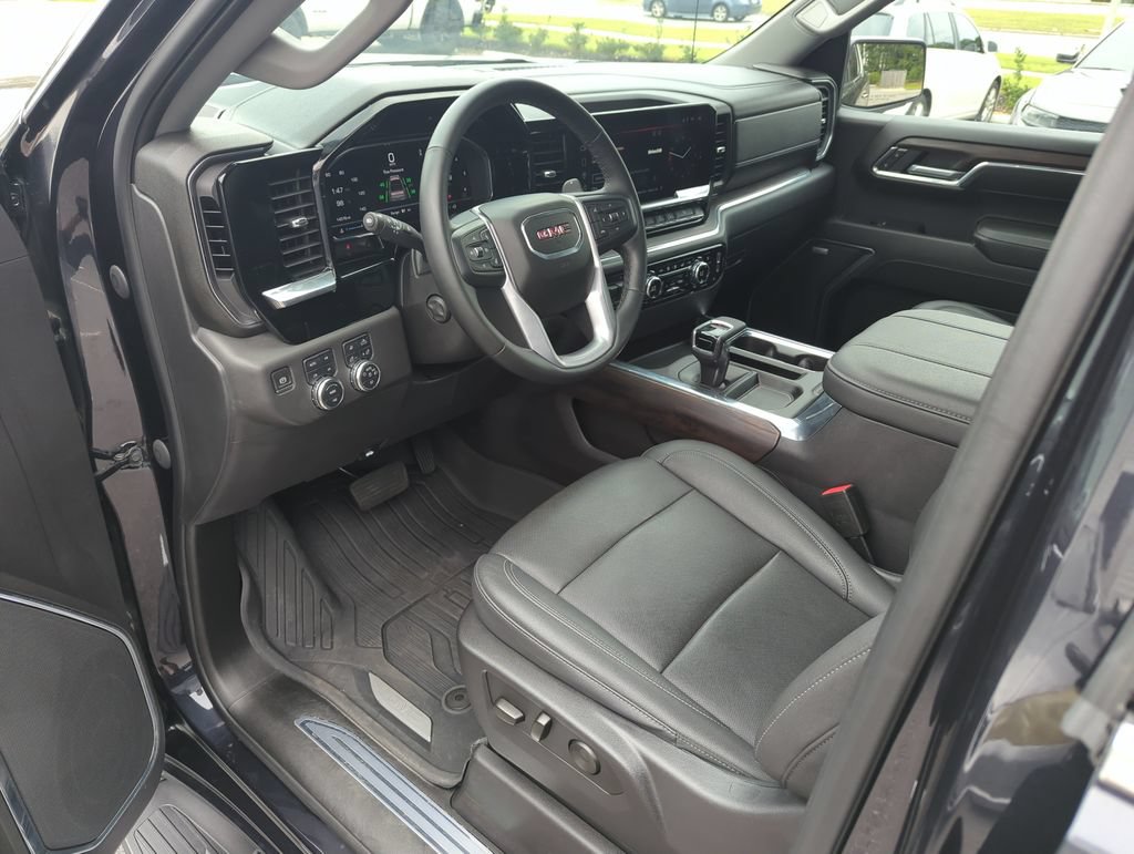Used 2024 GMC Sierra 1500 SLT w/ SLT Premium Plus Package AWD/4WD image 10