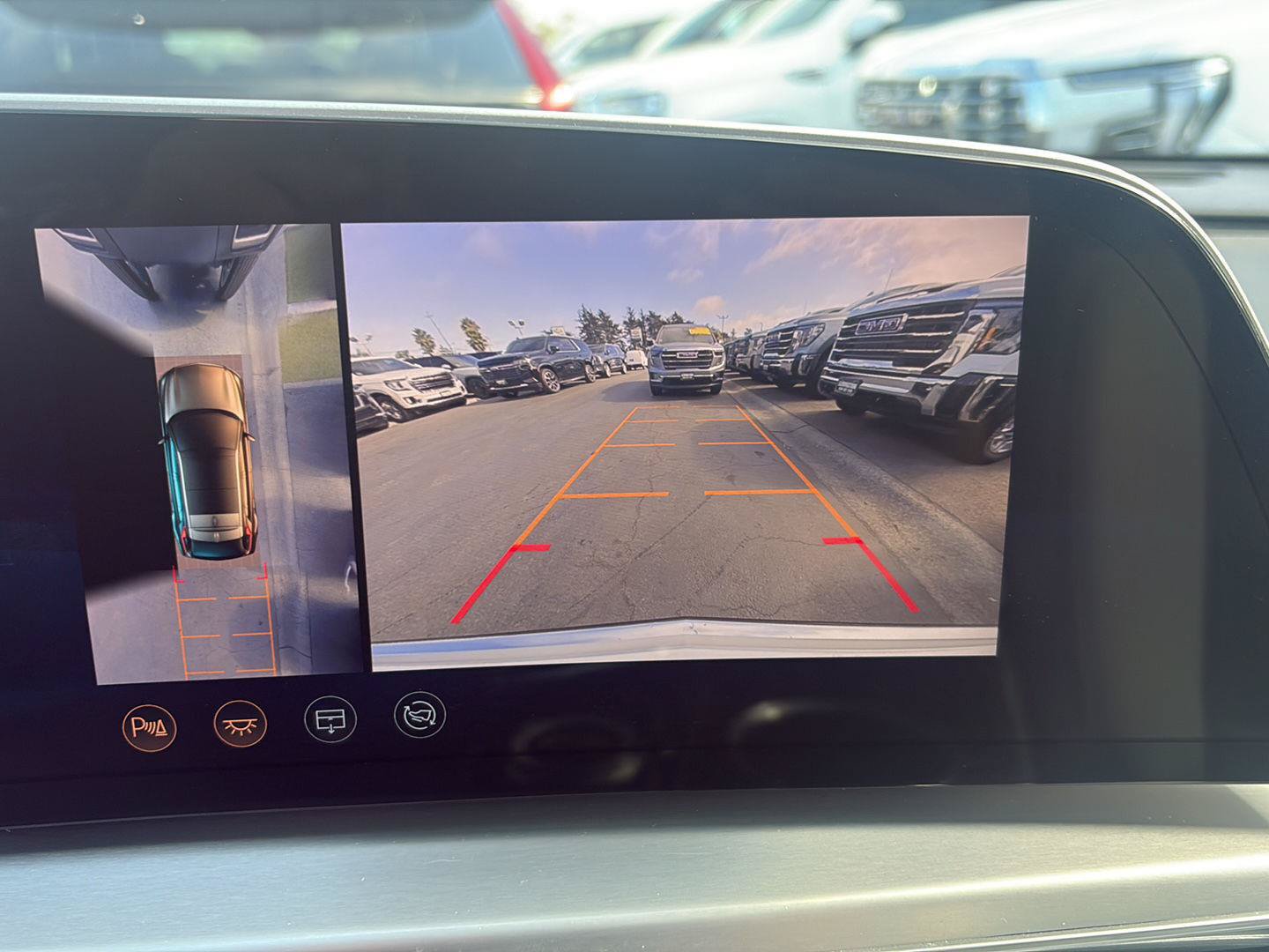 Used 2024 Cadillac Lyriq Luxury AWD/4WD image 41