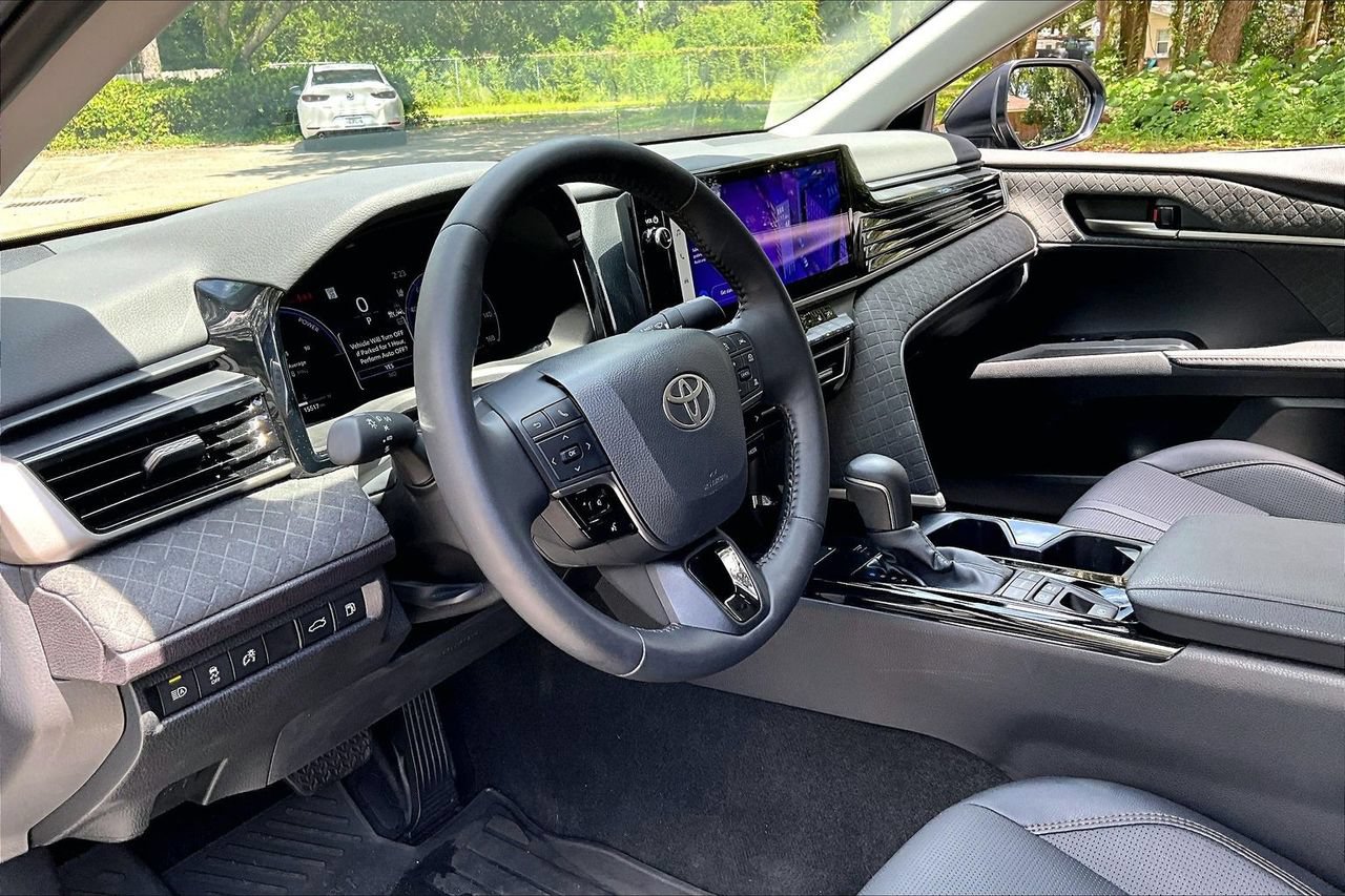 Used 2025 Toyota Camry XLE FWD image 14