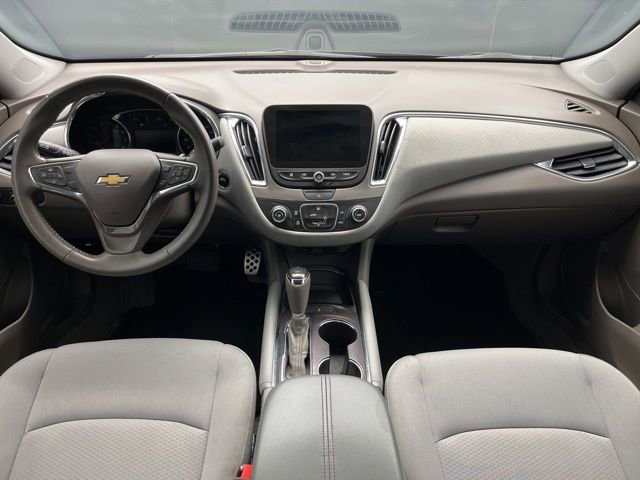 Used 2017 Chevrolet Malibu LT image 14
