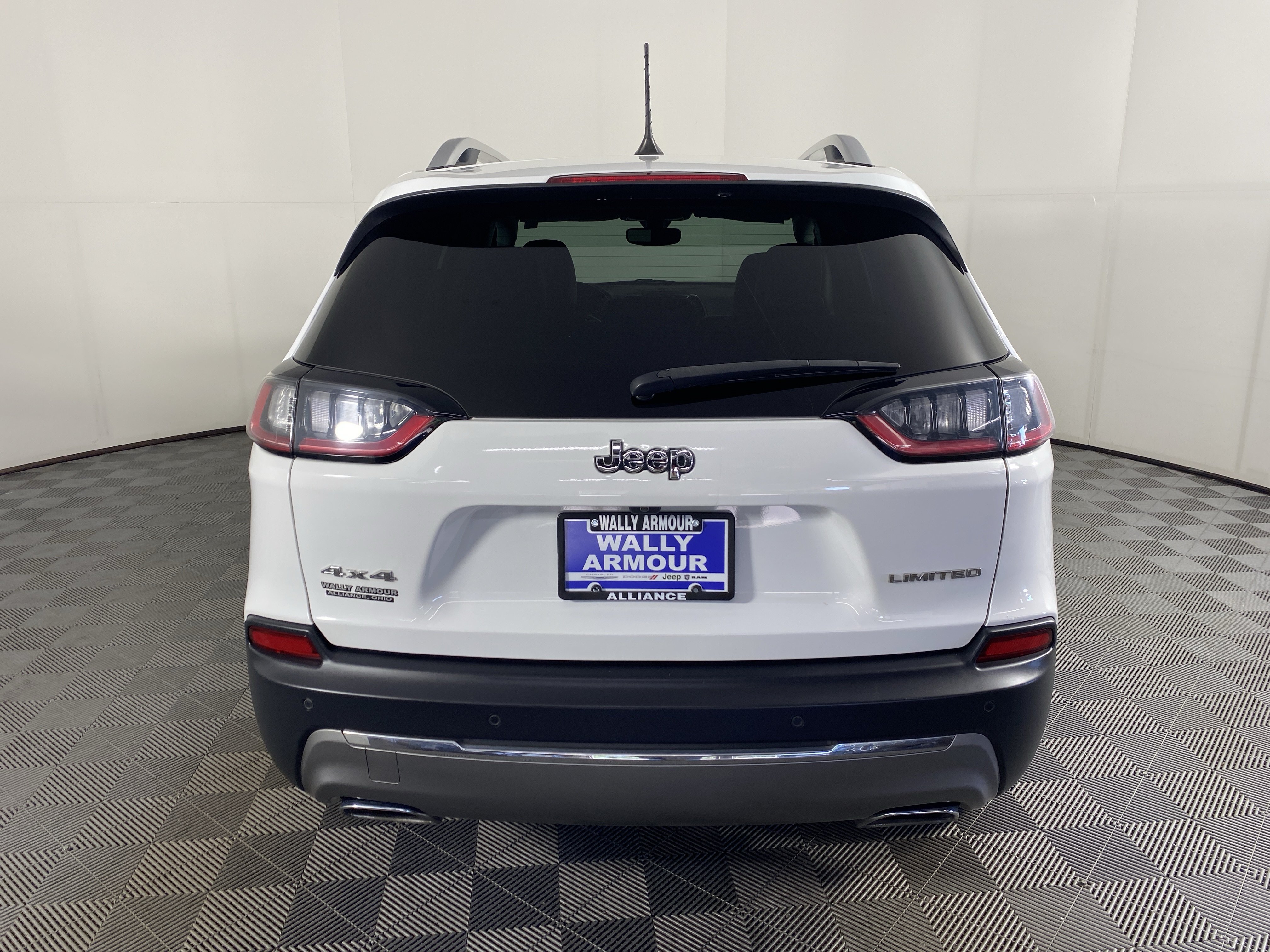 Used 2020 Jeep Cherokee Limited AWD/4WD image 7