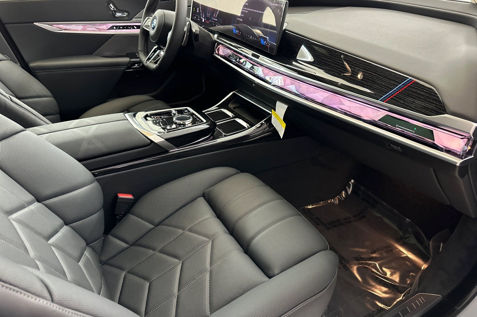 New 2026 BMW 750e xDrive w/ Premium Package AWD/4WD image 27