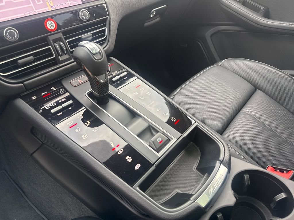 Used 2025 Porsche Macan GTS image 24