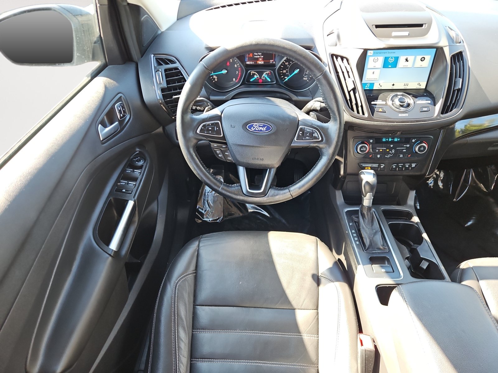 Used 2017 Ford Escape Titanium w/ Equipment Group 301A AWD/4WD image 8