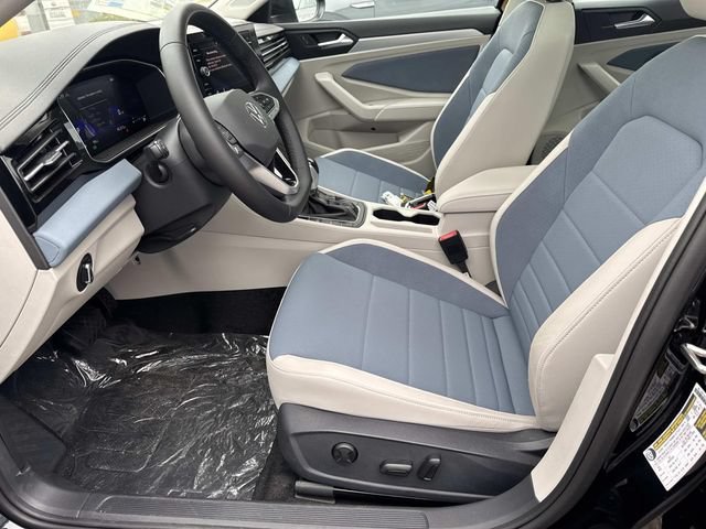 New 2025 Volkswagen Jetta SE FWD image 14