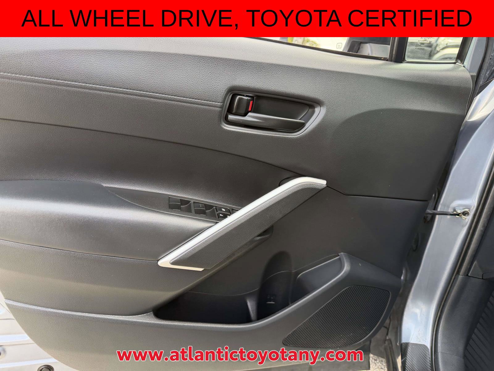 Certified 2022 Toyota Corolla Cross LE AWD/4WD image 19
