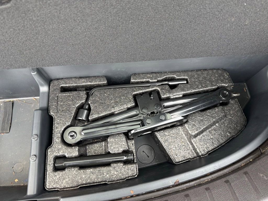 Used 2014 Hyundai Santa Fe Sport w/ Popular Equipment Package 02 image 27