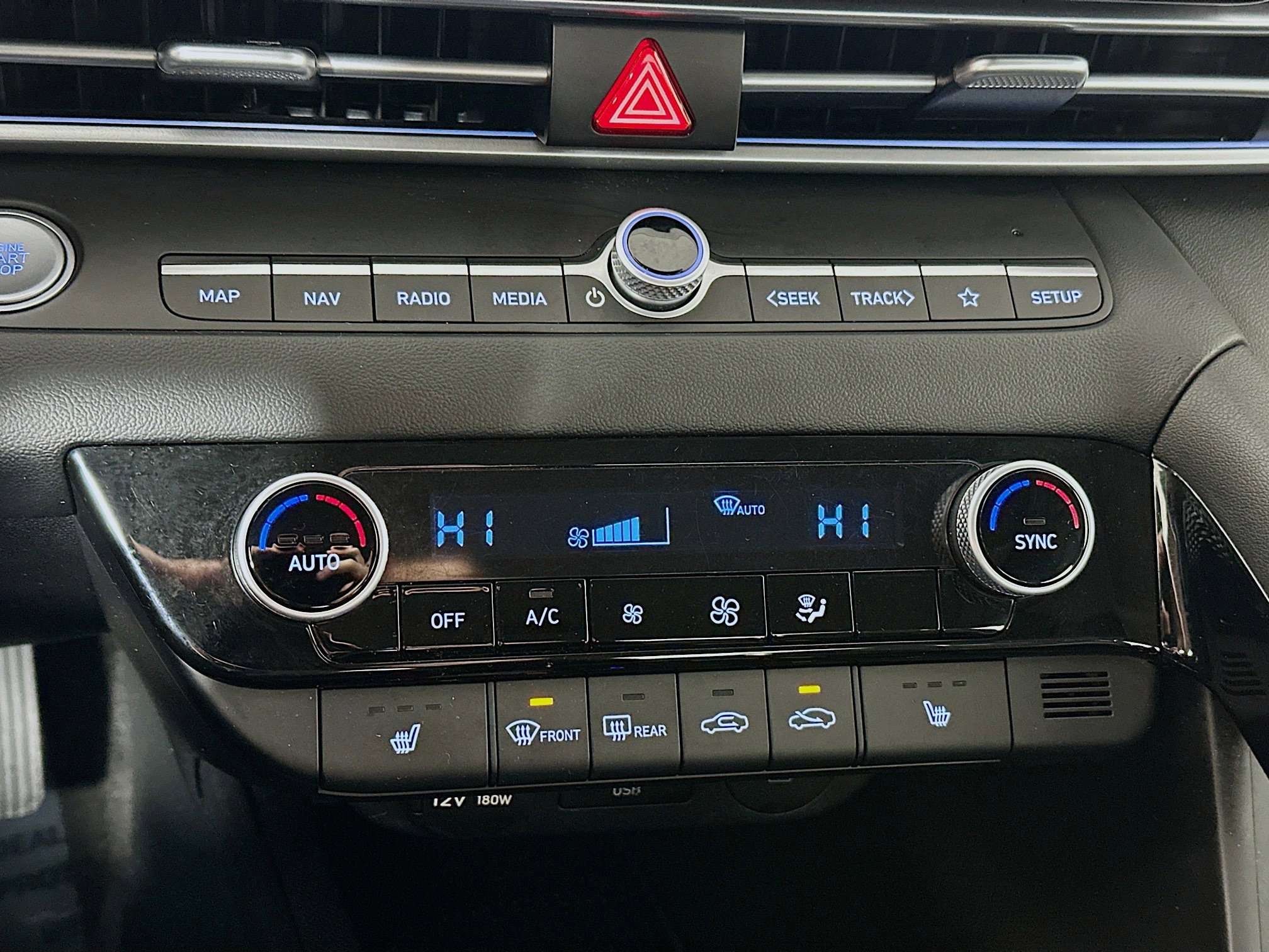 Certified 2024 Hyundai Elantra Limited image 16