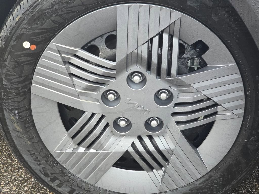 New 2025 Kia K4 LX image 8