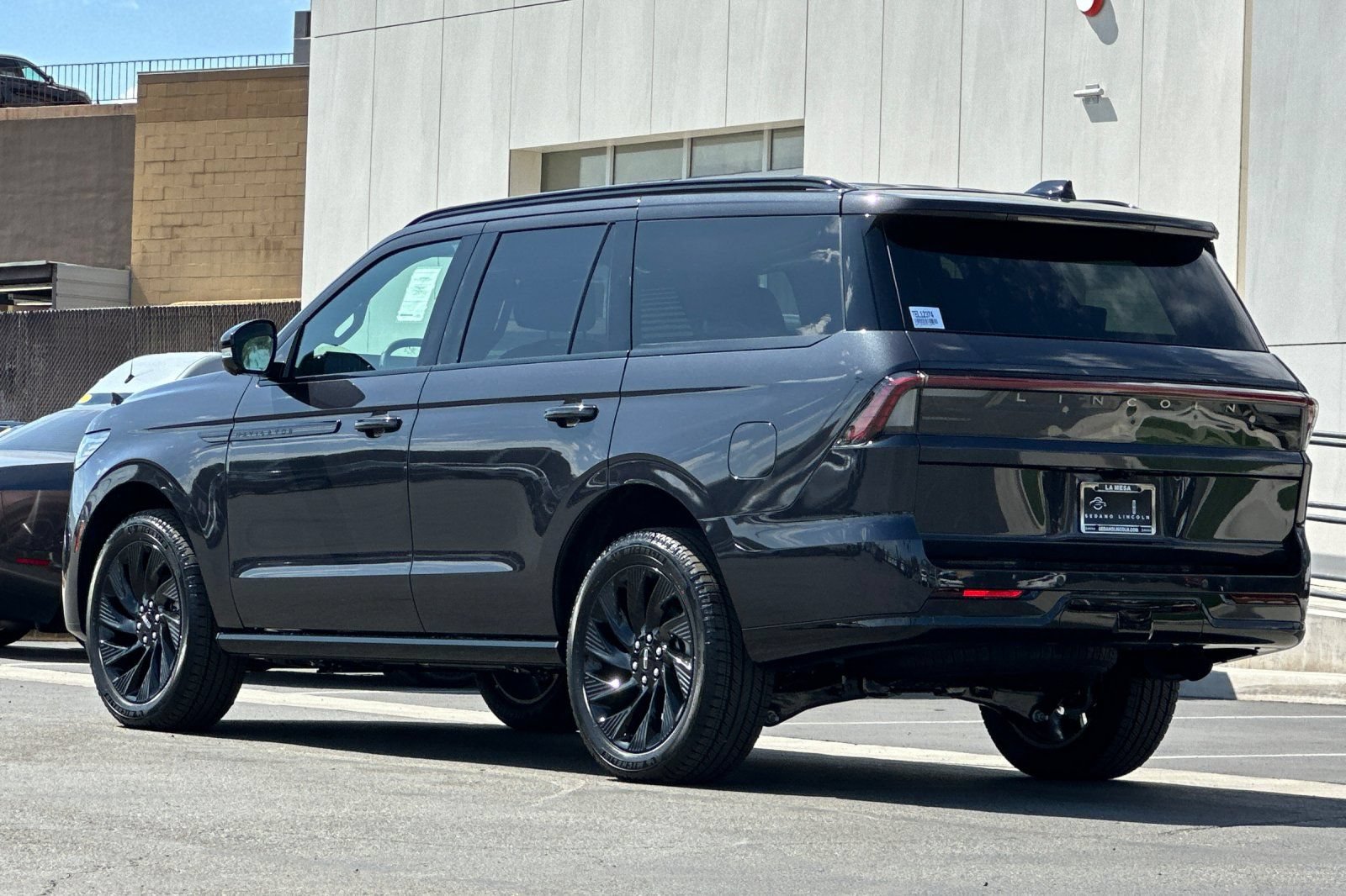 New 2026 Lincoln Navigator Reserve w/ Jet Appearance Package AWD/4WD image 5