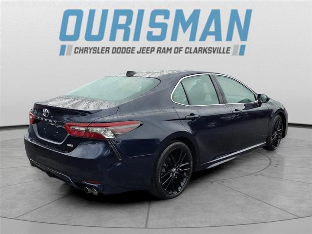 Used 2021 Toyota Camry XSE image 3