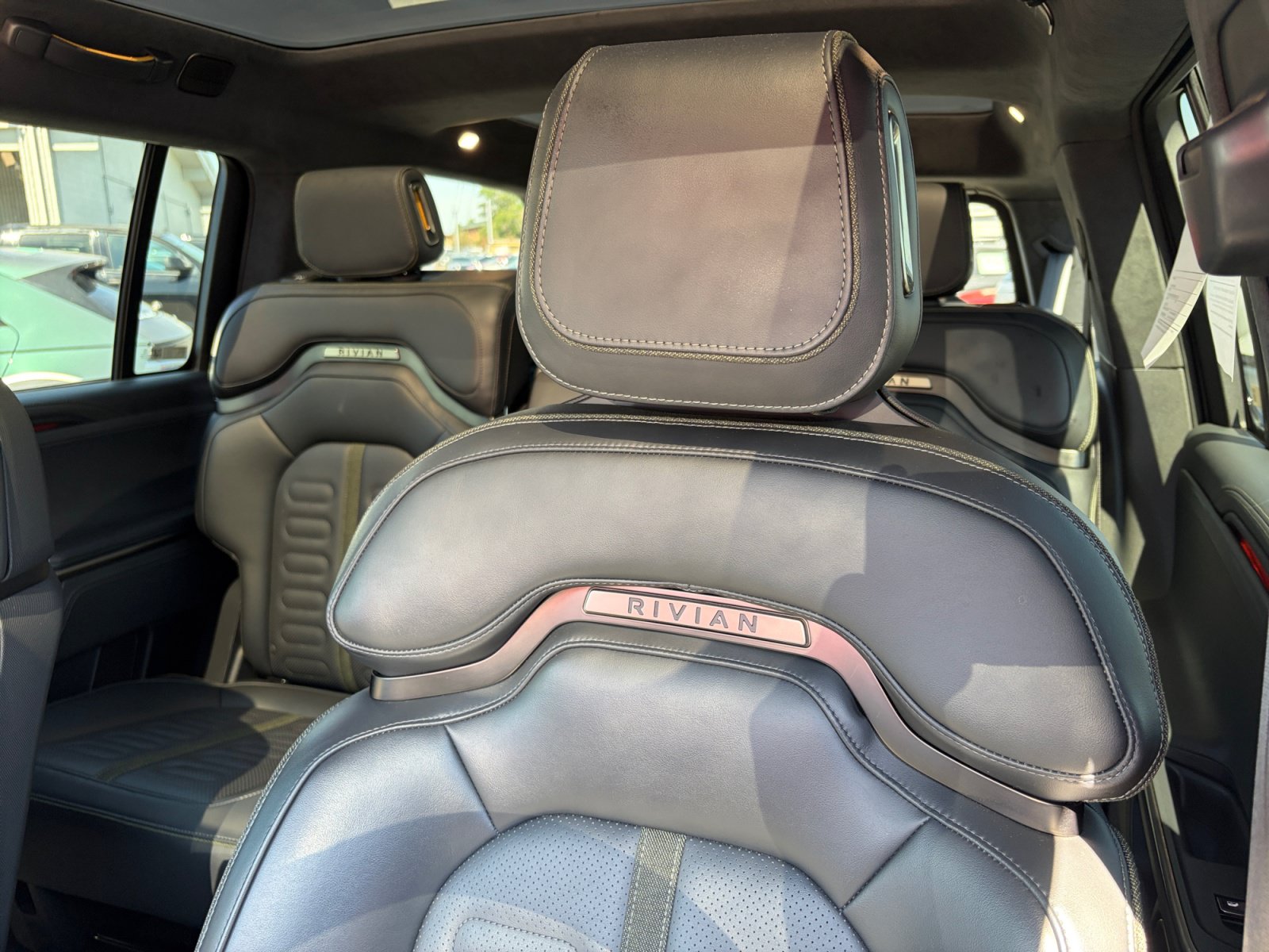 Used 2024 Rivian R1S Adventure AWD/4WD image 26