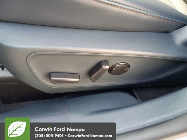 New 2026 Ford Maverick Lariat image 12