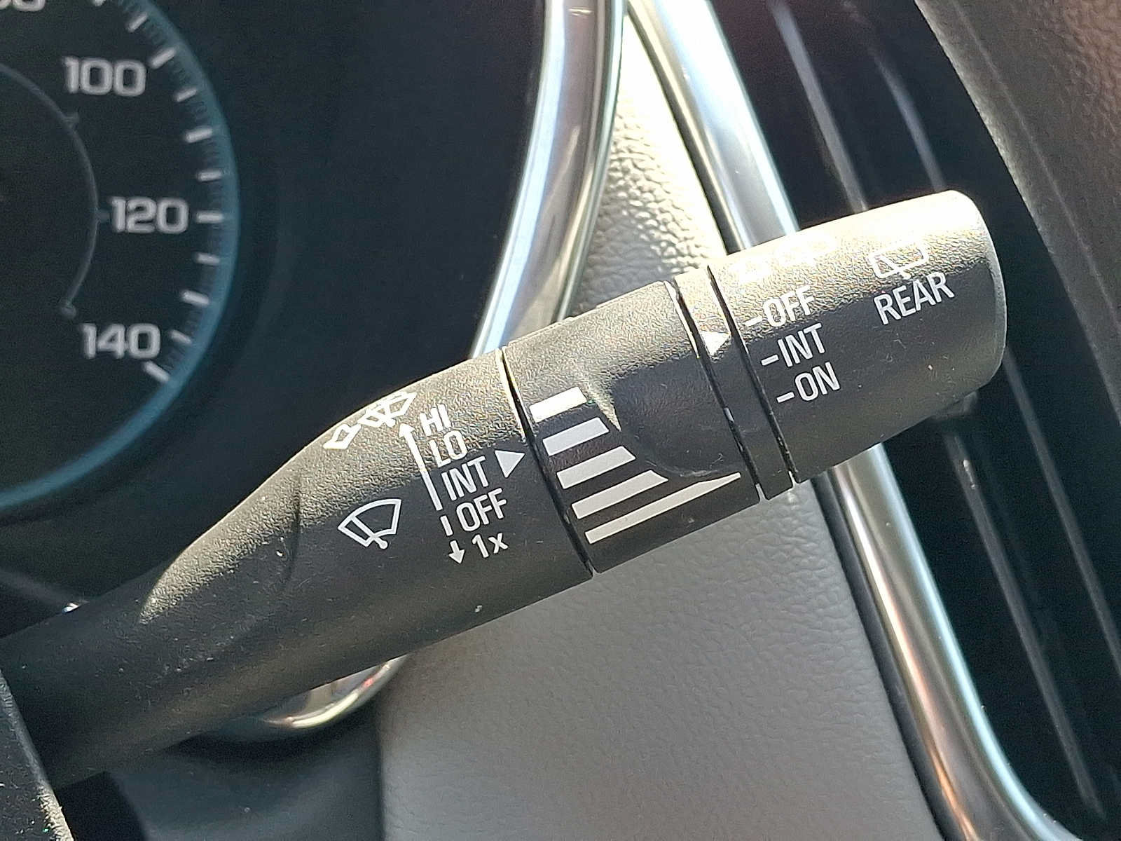 Used 2023 Chevrolet Equinox LS AWD/4WD image 27