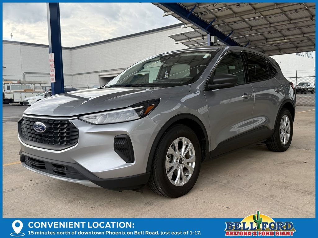Used 2023 Ford Escape Active w/ Tech Pack #1 FWD image 2