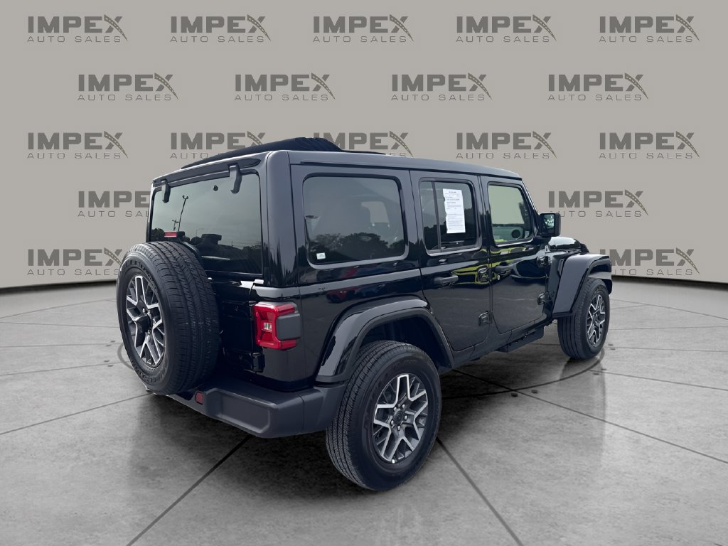 Used 2026 Jeep Wrangler Unlimited Sahara AWD/4WD image 5