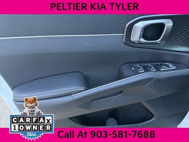 Certified 2025 Kia Sorento EX w/ Panoramic Sunroof Package image 16