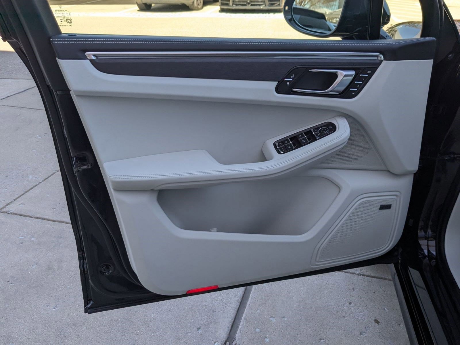 New 2026 Porsche Macan GTS image 13