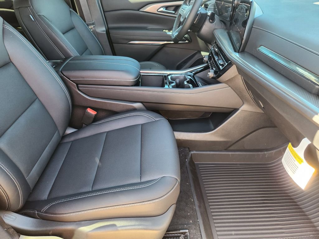 New 2026 Chevrolet Traverse RS w/ LPO, Floor Liner Package image 10