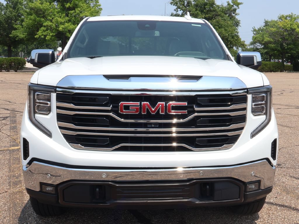 Used 2022 GMC Sierra 1500 SLT w/ SLT Convenience Package AWD/4WD image 16