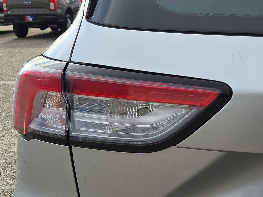 Used 2020 Ford Escape S image 10