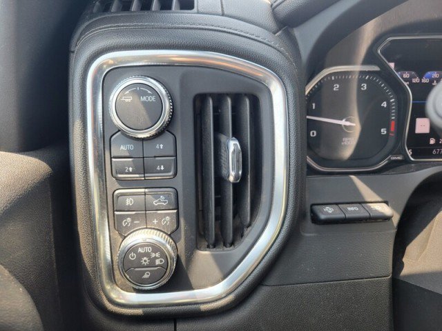 Used 2021 GMC Sierra 2500 Denali w/ Denali Black Diamond Edition AWD/4WD image 19