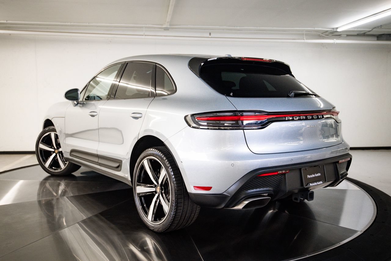 Certified 2023 Porsche Macan AWD/4WD image 3