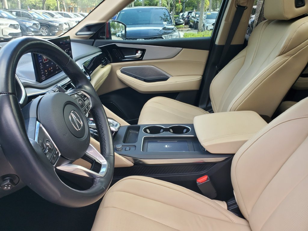 Certified 2025 Acura MDX w/ Technology Package FWD image 17