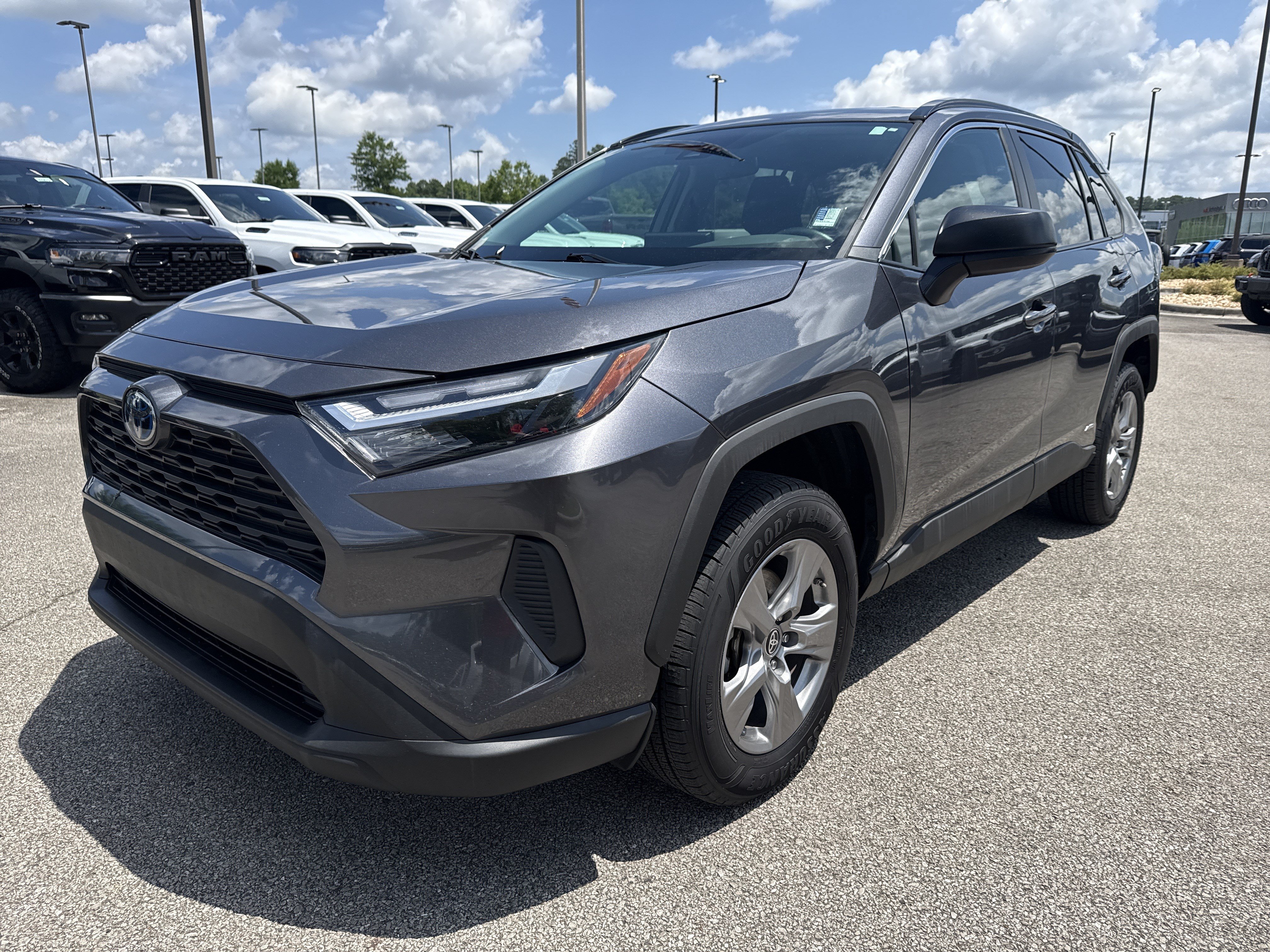 Used 2024 Toyota RAV4 LE AWD/4WD image 3