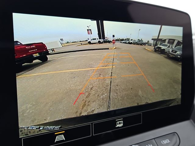 Used 2025 Chevrolet Blazer LT image 2