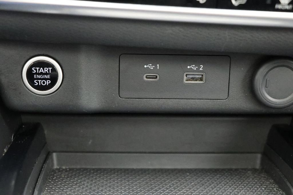 Used 2023 Nissan Rogue SV w/ SV Premium Package image 27