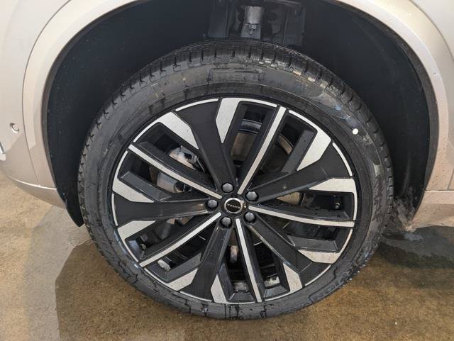 New 2026 Volvo XC90 B6 Plus w/ Protection Package AWD/4WD image 7