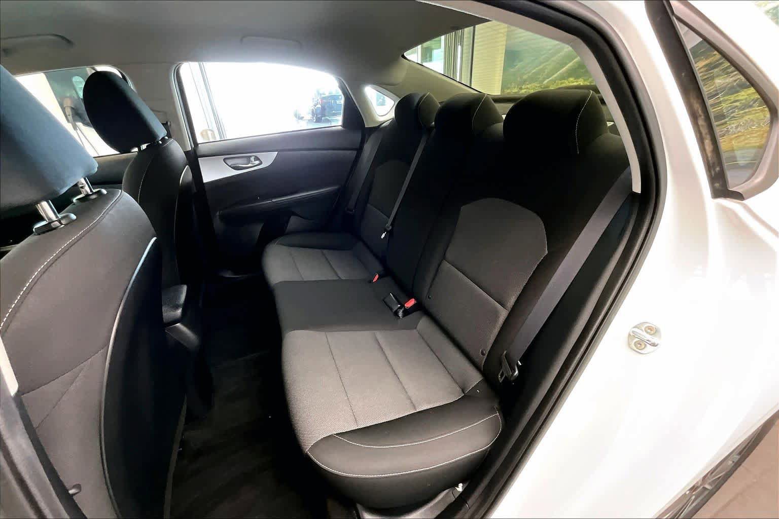 Used 2022 Kia Forte LXS FWD image 19