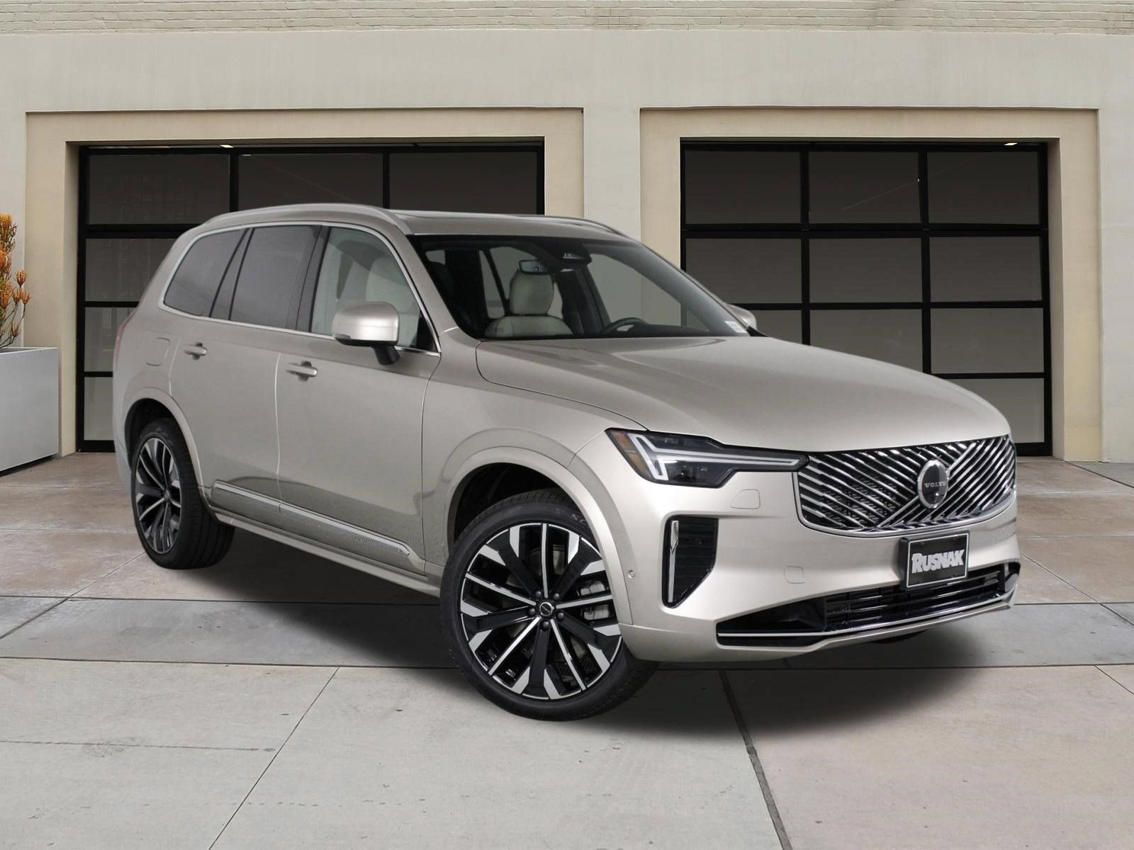 New 2026 Volvo XC90 T8 Plus w/ Protection Package Premier AWD/4WD image 19