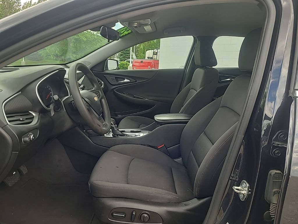 Used 2023 Chevrolet Malibu LT w/ Driver Confidence Package FWD image 11
