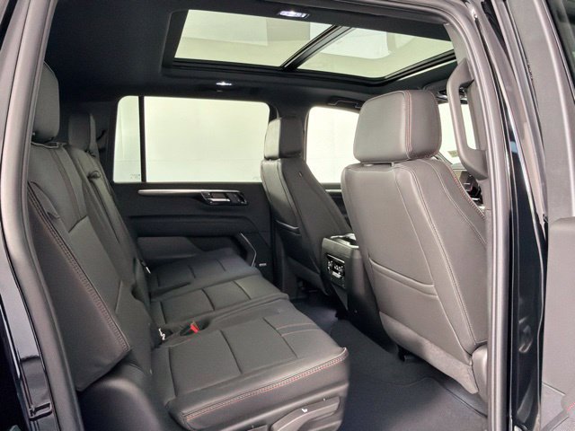 New 2027 Chevrolet Suburban RST w/ Advanced Technology Package AWD/4WD image 38
