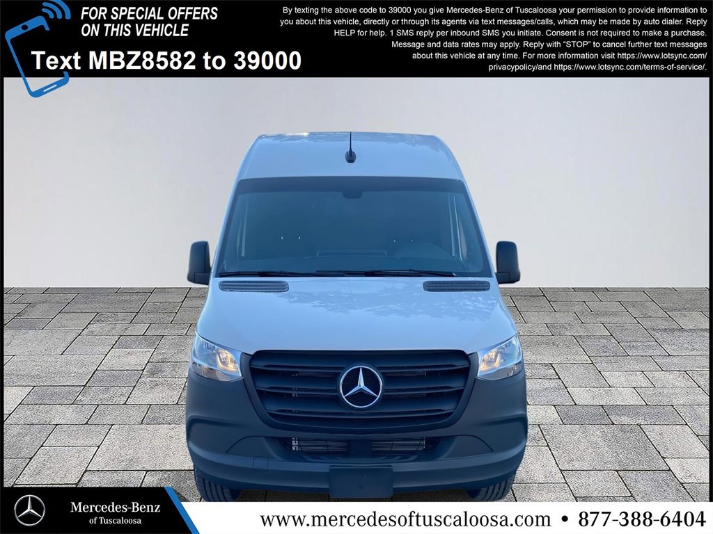 Used 2024 Mercedes-Benz Sprinter 2500 image 2