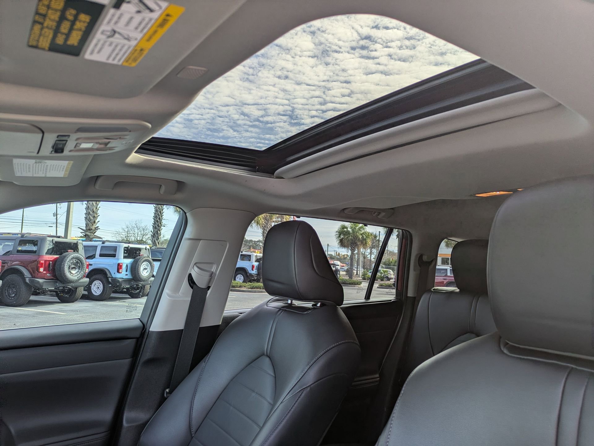 Used 2022 Toyota Highlander XLE image 25